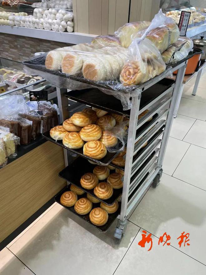 散裝食品“裸售”引發(fā)衛(wèi)生擔(dān)憂 哈市消費(fèi)者呼吁保健考量
